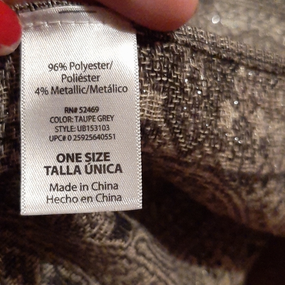 *4/&20* Scarf - Picture 3 of 8